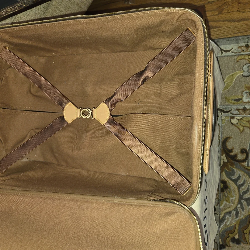 Carry-on - Picture 9 of 10